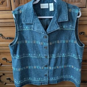 SOLD Vintage 1990s Alfred Dunner Women's Embroidered Denim Vest.